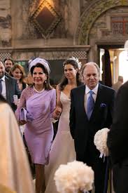 Να παρακαλέσω όσα άτομα έχουν ραντεβού μαζί μου τις επόμενες ημέρες. Th Monaxokorh Ths Karolina Pantrepse H Gianna Aggelopoyloy