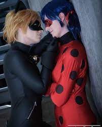 Pin By Jessica Knight On Miraculous Ladybug Miraculous Ladybug Comic Noir Comic Best Cosplay