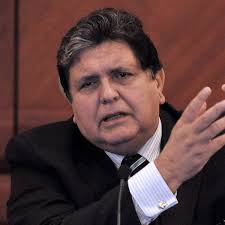 Even mijn advocaat bellen, zei de oud-president van Peru tegen de agenten  die hem kwamen arresteren. Toen klonk een pistoolschot.