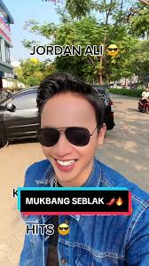 Mukbang Seblak: Cicipi Kelezatan Kerupuk dan Sosis!