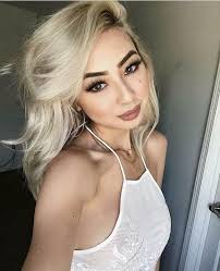 These chinese girls look so elegant, gorgeous and charming with perfect skin. Asian Blonde Hair Hera Hair Beauty