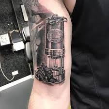 Bodyillustration Minertattoo In 2020 Lamp Tattoo Tattoos For Dad Memorial Tattoos