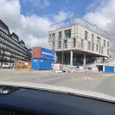 Skolen på islands brygge er et projekt der omfatter ombygning og renovering af eksisterende bygninger samt udvidelse fra 2 spor til 4 spor med nye bygninger og tilhørende friarealer. Ny Islands Brygge Skole Demskov El A S