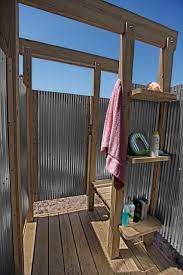Let us show you how diy corrugated metal showers look & function wonderfully. Oak Beach Outdoor Shower Eklektisch Pools New York Von B R A D J E N K I N S I N C Houzz