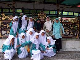 Agenda perkemahan ini adalah persami (perkemahan sabtu minggu). Beranda