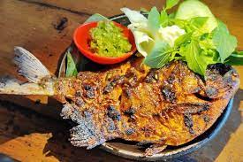 Resep cara mudah membuat masakan ikan bawal bakar sambal kecap lezat. Resep Bawal Bakar Teflon Sajikan Dengan Sambal Kecap