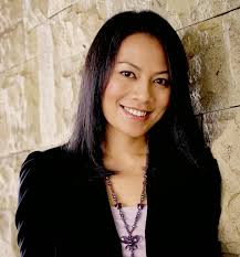 Dewi Lestari, Berbagi Kisah Masa Kuliah Hingga Sukses Mengikuti Passion