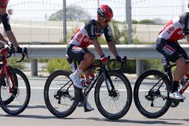 A sprinter, evan's style is similar to that of mark cavendish, in an extremely low position which gives him a significant aerodynamic advantage.we will discuss about caleb ewan: Caleb Ewan Es Ist Wirklich Eine Grosse Ehre Das Maglia Ciclamino Zu Tragen Sportflash Online