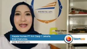 Terhitung 1 april kereta api kaligung berangkat dari. Akan Diberi Thr 50 Ribu Ratusan Buruh Pabrik Aksesoris Sepatu Di Brebes Mogok Kerja Biem Co