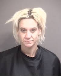 Lisa Hoeppner's Instagram, Twitter & Facebook