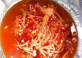 Ayam bakar taliwang adalah resep masakan ayam khas lombok, resep tradisional ini punya ciri khas menyajikan ayam beserta dengan bumbunya, seperti cabe, tomat dan bumbu lainnya. Lagi Viral Begini Lho Resep Jamur Enoki Pedas Traveling Bisnis Com