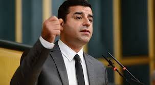 Selahattin demirtaş, 10 nisan 1973 tarihinde elazığ, palu'da dünyaya geldi. Haberler Panosundaki Pin