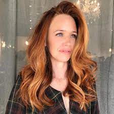 20 Best Hairstyles For Big Foreheads To Enhance Your Features Haircut For Big Forehead Long Face Hairstyles Haircuts For Long Hair With Bangs