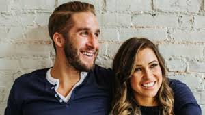 Kaitlyn bristowe and shawn booth are an extremely hot couple while holding hands after lunch on friday (august 21) in vancouver, canada. Bachelorette Kaitlyn Bristowe Disappointed Shawn Booth Dating Again