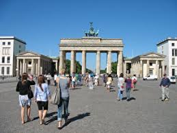 Scopri subito quanti sono gli abitanti del comune di milano, della città metropolitana, e della grande milano nel 2020. Storia Di Berlino Berlin De