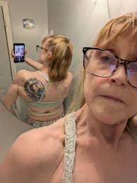 Ginger Voss's Instagram, Twitter & Facebook