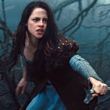 As two evil sisters prepare to conquer the land, two renegades—eric the huntsman, who aided snow white in defeating ravenna in snowwhite and the huntsman, and his forbidden lover, sara—set out to stop them. Kristen Stewart Wasn T In Snow White And The Huntsman Sequel Because Of A Scandal Teen Vogue