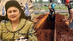 Dol (nasir bilal khan), a straightforward person working as a grave digger. Penggali Kubur Ungkap Fakta Baru Ketika Gali Tanah Makam Ani Yudhoyono Rasakan Perbedaan Ini Tribunstyle Com