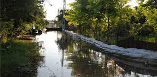 Incepem aventura de azi cu o excursie cu barca prin cea mai frumoasa portiune a defileului dunarii: CÄƒlÄƒrasi 18 LocalitÄƒÅ£i Afectate De Cresterea Cotelor Apelor DunÄƒrii Si Ale BraÅ£ului Borcea Foto