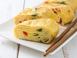 Selain bentuk, ciri khas 3. Resep Tamagoyaki Telur Gulung Ala Jepang Untuk Sarapan