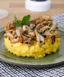 Oeufs Brouilles Aux Champignons Paleo Regime Recette Recette Recettes Pauvres En Glucides Idee Recette
