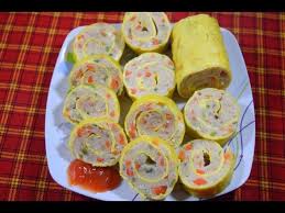 Setelah itu kocok lepas 4 butir telur, lalu goreng buat dua bagian, setelah matang dinginkan. Cara Mudah Membuat Rolade Ayam Enak Sederhana Praktis 2018 Youtube