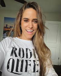 rodeoqueen Life's about the ride🤠 Feeling pretty energized today. Getting  my new guitar rig set up in the next few days and I'm very excited about  that. Wishing everyone a great weekend -