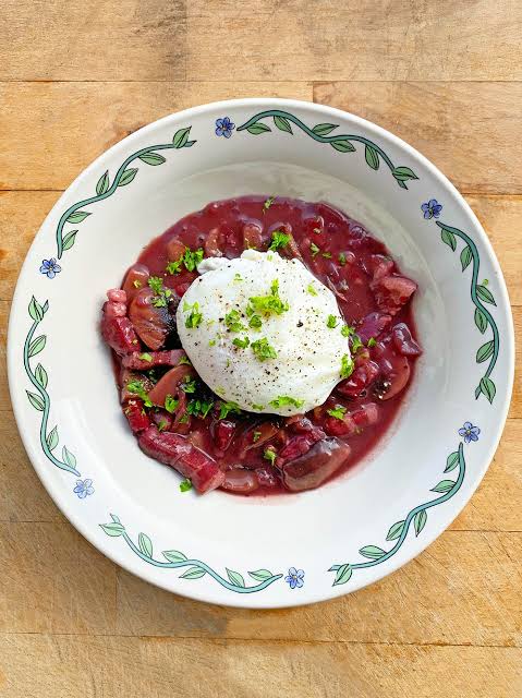 Eggs in Meurette Sauce