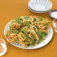 塩で食べるのがおいしい にんじんの葉と玉ねぎのかき揚げのレシピ動画 作り方 Delish Kitchen