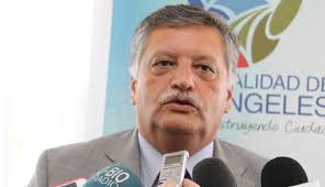 Alcalde asegura que renunciaría tercer director de Educación de Los Ángeles  en poco más de un año