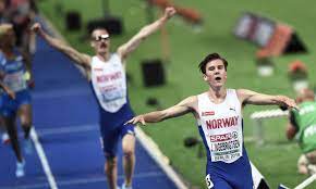 Jakob ingebrigtsen the youngest of the three ingebrigtsen brothers, jakob stunned the world last year when, aged just 17, he won both the 1500m and 5000m at the european championships. Teen Jakob Ingebrigtsen Wins 1500m 5000m Double In Berlin Aw