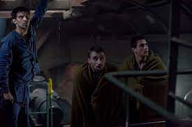Melanjutkan kesuksesan dua film batman sebelumnya, film yang kembali disutradarai oleh christopher nolan ini merupakan akhir dari trilogi the dark knight dan. Movie Review Kursk Somewhat Superficially Shown Drama