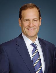 Vince Wood's Instagram, Twitter & Facebook