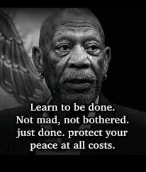 Danielle Wynter (@fashion_geek_family) • Threads, Say more