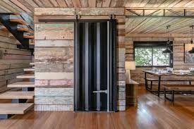 Gallery Of Hanging House Casa Container Marilia 31 Container House Building A Container Home Raised House