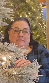 🌨️ Feeling the winter blues? You're not alone! In our latest episode of  Thrive by The Rising Muse, we sit down with licensed counselor Alexandra  Mays to talk all about Seasonal Affective