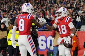 Drake Maye passes for 2 TDs, Patriots become 1st team to 11 wins, defeating Giants 33-15 | FOX 2