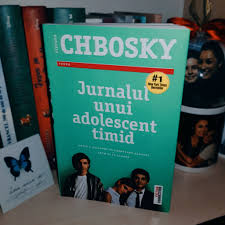 Dincolo de titlul filmului, jurnalul unui adolescent timid, care poate da impresia de. CÄƒrÈ›i Pentru AdolescenÈ›i 5 Lecturi Recomandate Pentru Dezvoltarea ImaginaÈ›iei Revista Fpm Fashion Premium Magazine