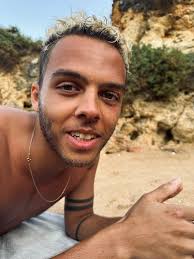 Malik Harris (@_MalikHarris_)