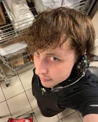 Samuel Hull's Instagram, Twitter & Facebook