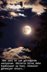Ben Seni En Cok Guldugunde Seviyorum Gozlerin Biraz Daha Kayboluyor Ya Hani Kimseler Goremiyor Onlari Resimler Gece Gokyuzu Goruntuleri Gunbatimlari