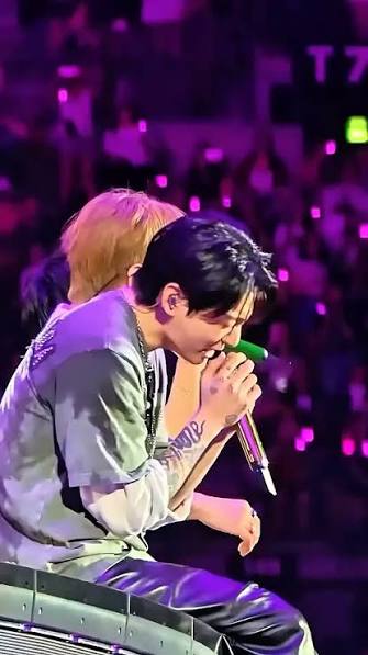 Jungkook broke down in tears during Day 2 of BTS's ARIRANG World Tour  concert at the Stade de France in Paris. The emotional moment happened  because Paris Day 2 marked the final