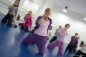 Www.castingeprovini.com ha intervistato maria zaffino, storica e amatissima ballerina del talent amici di maria de filippi.visita www.castingeprovini.com e i. Centro Arte Danza Accademia Di Danza Classica Contemporanea E Hip Hop Stage Con Maestri Esterni
