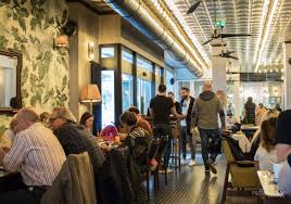 Benedict Breakfast Lohnt Sich Das Wohl Meist Gehypte Cafe Berlins Fruhstuck Berlin Berlin Cafes Berlin