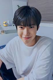 Gimana Ya Kalo Kalian Punya Pacar Seorang Idol Korea Yang Terkenal A Fiksipenggemar Fiksi Penggemar Amreading Books Wattpad In 2020 Nct Kpop
