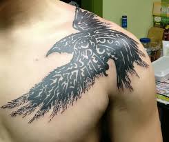 Bird Tattoos For Guys On Chest Raven Tattoo On Shoulder Raven Tattoo Mens Shoulder Tattoo Shoulder Tattoo