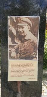 True to our greeting, i am always ready to support peace and socialism. we thälmann pioneers love our socialist fatherland, the german democratic republic. Ernst Thalmann Buste Frankfurt Oder Bild Von Ernst Thalmann Buste Frankfurt Oder Tripadvisor