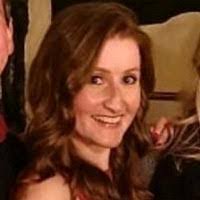 Stephanie Oates's Instagram, Twitter & Facebook