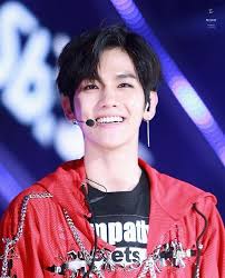 He's cute, extra, living meme, manly, sexy, adorable, funny, at times he's dork too. Exo Baekhyun Smile Exo 2020