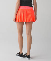 Ontdek de allernieuwste modetrends voor dames, heren en kinderen, gewoon online. Lululemon Pleat To Street Skirt Ii Grapefruit Lulu Fanatics